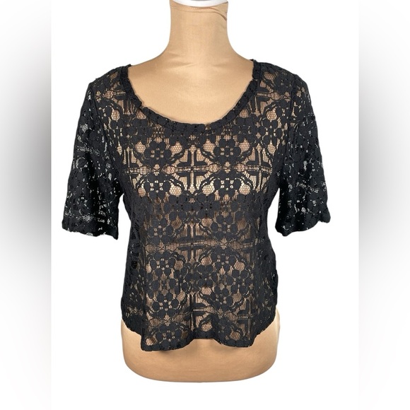 Abercrombie & Fitch A&F ANGELA LACE TEE - Picture 3 of 9